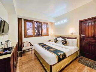 Kavin Uphar The Mall Road - 4