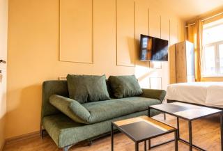 Bright 4BR Apartment Getaway Near Westbahnhof Station - 9