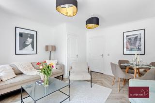 Wokingham - Three Bed House - Parking - 8