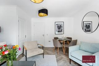 Wokingham - Three Bed House - Parking - 5