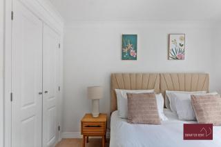 Wokingham - Three Bed House - Parking - 1