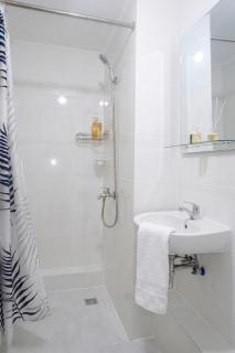 Cozy 2BR Retreat at 8 Spatial Davao - 7