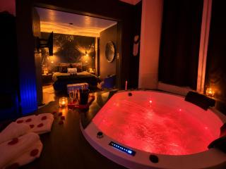 KassiÔpée Suite 5 étoiles Balnéo & sauna privatifs - 3