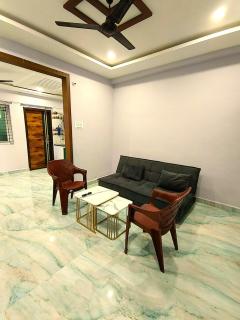 Luxury Fully Furnished 2 BHK Flats Near Srinivasa Ticket Counter - 6