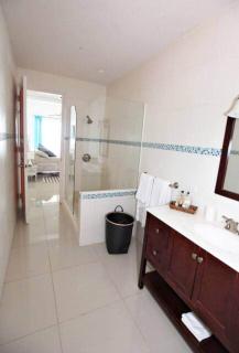 Beautiful beachfront one bedroom apartment on 1st floor - 2