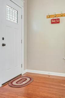 Cozy Townhome in UT Austin, Walk to Campus, Football & Moody Center - 3