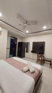 Hotal Lycoris Inn Chandigarh-Premium Stay !! Near Chandigarh Airport - 6