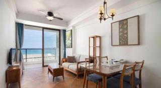 Aloha Oceanfront Suite Resort - 2