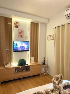 Studio unit with balcony Near Roxas night market - Dávao - 4