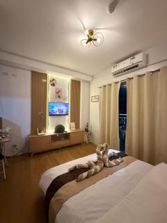 Studio unit with balcony Near Roxas night market - Dávao - 3