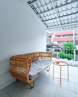 Retrovibes Sathorn BTS Saphan Taksin ICONSIAM Asiatique Chao Phraya Max 9 persons - 4