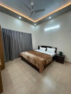Tevana Homestay - 0