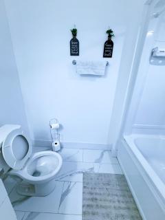 Private 3 Bedroom Full House Near Magnetic Hill - 5