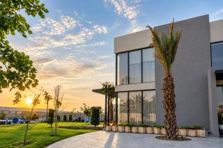Secluded Luxury Farmhouse , Heated Pool & Garden - 9