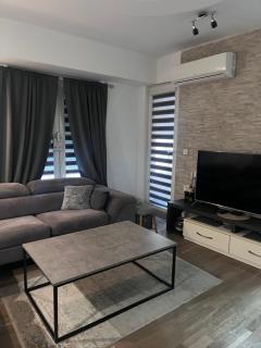Maximilian Apartment - Balcony & Free Parking - 0