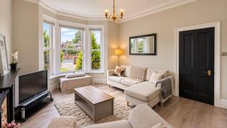 Cosy 4 bedroom house - 8