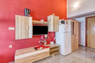 Silver Cherry Apartments - 8