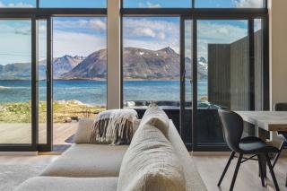 Lofoten Cabin, Glass Winter Garden, Sea-View Jacuzzi - 9