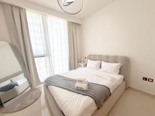 Prime Sea View 1BR on High floor - Bay Residences tower - 6