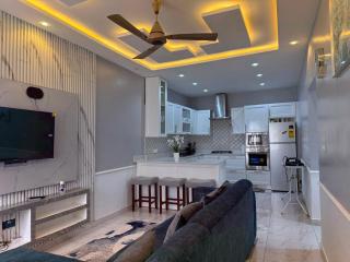 Nateville Home -  - 0