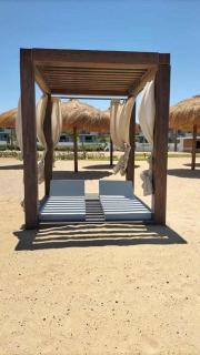 Stylish 2BR chalet with beach & pool access, kitesurfing Fins in KAI - 1