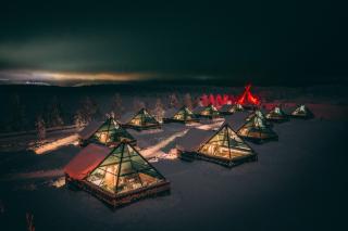 Aurora Pyramid Glass Igloos - 0