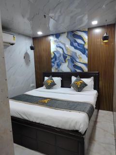 Hotel Solaris Retreat Malviya Nagar by The Arrow - 1