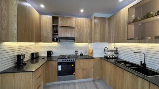 2BR Near Downtown & Airport - Secure, Peaceful - 1