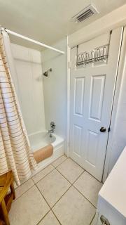 Tower View Pet-Friendly 2BR Retreat - 9