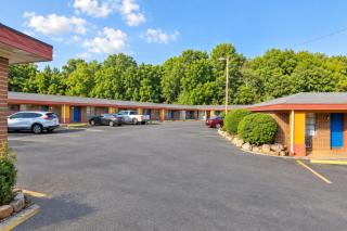 Lion Inn Albemarle By Hotel O Near US 52 - 8