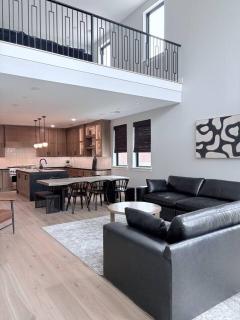 Modern luxury in historic downtown McKinney - 4