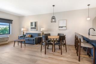 XStay Suites Mansfield - 8