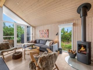 Holiday Home Effie - 500m from the sea by Interhome - 5