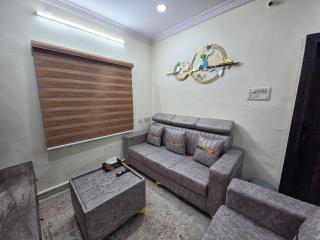 Ground Floor 2BHK, AC, Full Kitchen, Wi-Fi and Washing Machine - 7