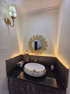Ground Floor 2BHK, AC, Full Kitchen, Wi-Fi and Washing Machine - 1
