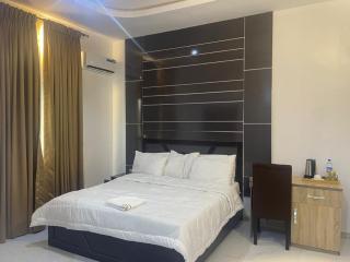 Asake Hotel & Suites - 1