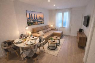Modern Apartment with Terrace near the Center - 4