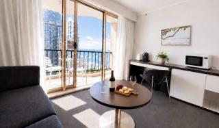 Level 20 King Bed Suite with Ocean Views - 9