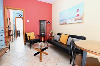 Tobacco Warehouse Apartment - City Center Gem - 2