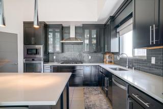 8 Mi to the Franklins: Modern Home w/ Mtn Views! - 4