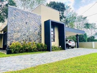 ETSA Luxury Pool Villa for 30 Guests in Thodupuzha - 9