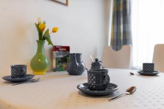 cosy 2 room apartment sleep 4 private parking - 5