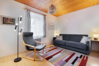 cosy 2 room apartment sleep 4 private parking - 0