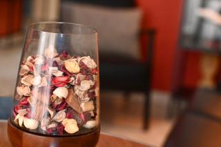 Tobacco Warehouse Apartment - City Center Gem - 1