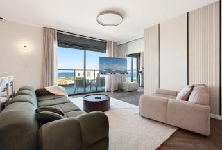 Stunning Coastal Escape with Sea Views & Private Balcony by SeaNRent - 1