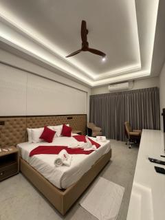 GR Plaza Luxury Rooms - 9