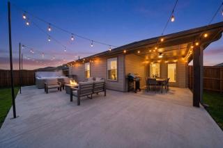 Hot Tub Gym Dog friendly Near Amphitheater - 2