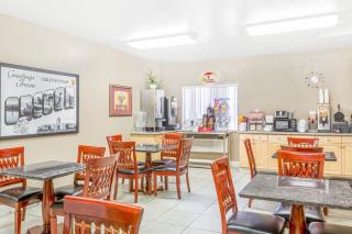 Super 8 by Wyndham Grants Pass - Grants Pass - 8