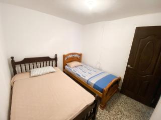 Comodo apartamento para parejas en Bello - 4