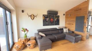Charming One Bed property in Easter Crompton - 9